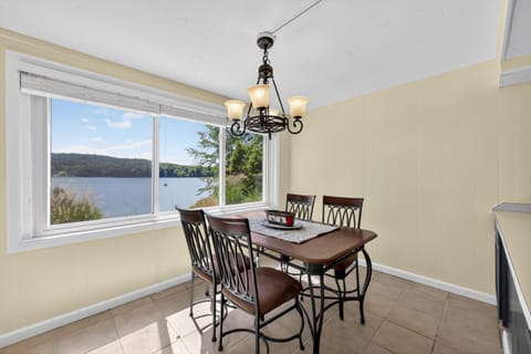 Lakefront Getaway with Private Dock & Scenic Views home House in Kingsport