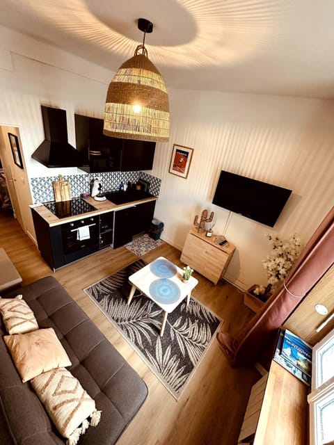 Communal lounge/ TV room, Kitchen or kitchenette