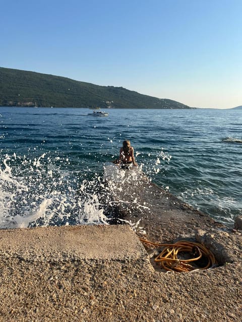 Kuća sa privatnom plazom Apartment in Kotor Municipality