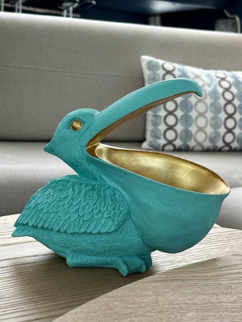 Vedette location à la nuitée sur l eau Docked boat in Valence