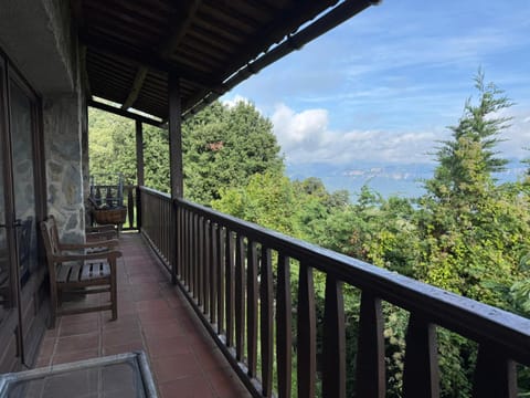 Balcony/Terrace, Balcony/Terrace, Mountain view