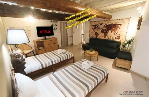 TV and multimedia, Decorative detail, Bedroom, internet, internet