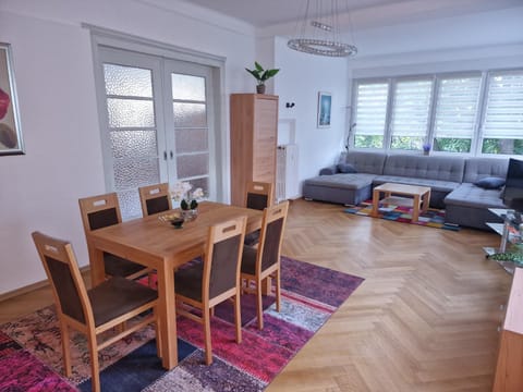 Living room, Seating area, Dining area