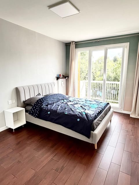 Sceaux apartment 11 km from Louvre Museum Apartment in Île-de-France