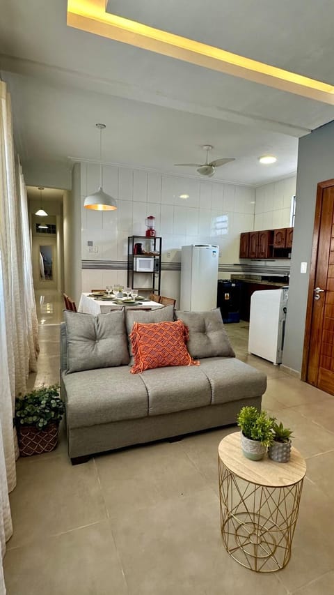Kitchen or kitchenette, Living room, Seating area, Meals, internet, microwave