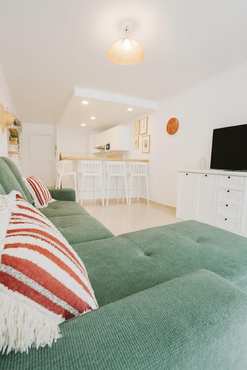 TV and multimedia, Living room, Dining area