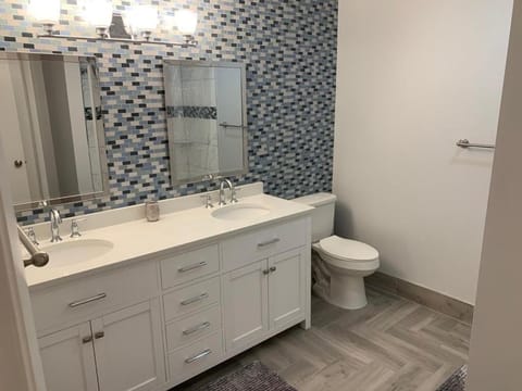 Fully furnished Condo Apartment in Deerfield Beach