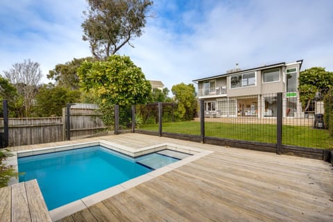Property building, Spring, Day, Garden, Garden view, Pool view, Swimming pool
