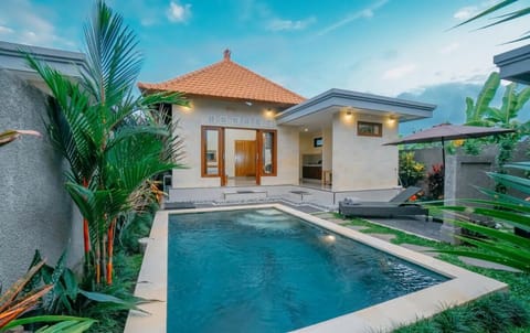 Garden, Swimming pool