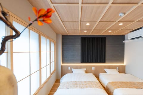 Bed, Photo of the whole room, Bedroom, air conditioner