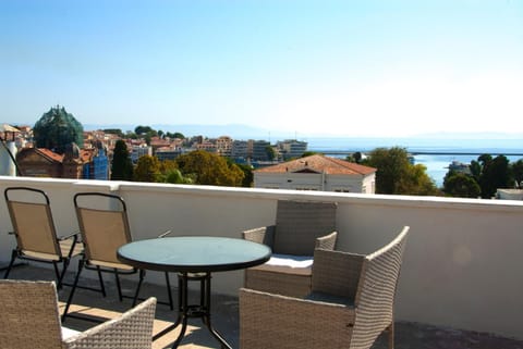 Balcony/Terrace, Dining area