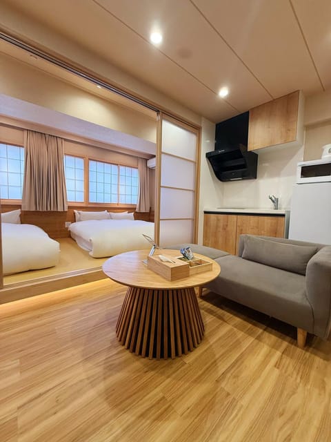 Kitchen or kitchenette, Seating area, Bedroom