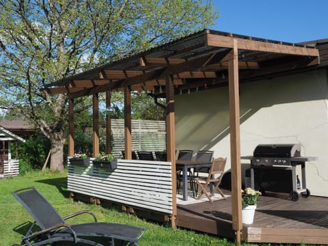 Patio, BBQ facilities, Garden view