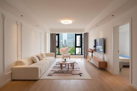 Property building, Communal lounge/ TV room, TV and multimedia, Living room, Seating area
