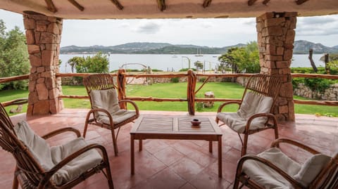 Garden, View (from property/room), Balcony/Terrace, Dining area, Sea view