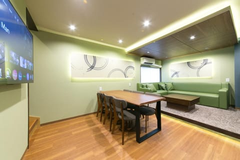 TV and multimedia, Dining area