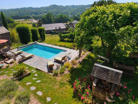 Property building, Garden, Garden view, Pool view, Swimming pool, sunbed