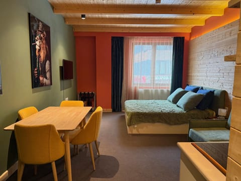 Bed, Living room, Dining area, Bedroom