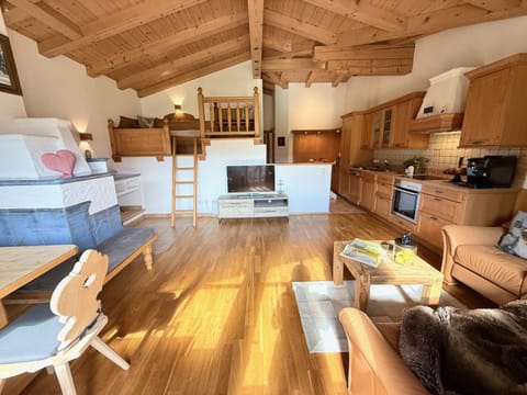 Auhäusl Residence for 6 with private Sauna by Belle-Stay Apartment in Kitzbuhel