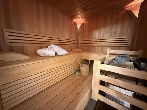 Auhäusl Residence for 6 with private Sauna by Belle-Stay Apartment in Kitzbuhel
