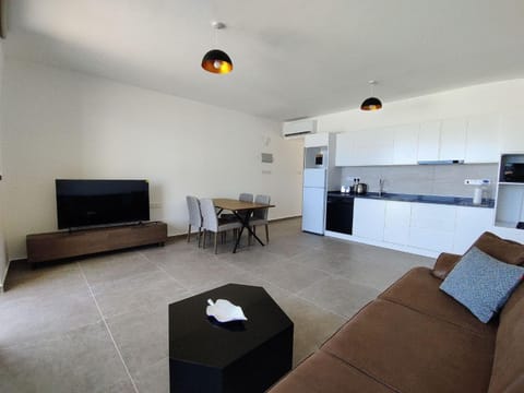 Communal lounge/ TV room, TV and multimedia, Living room