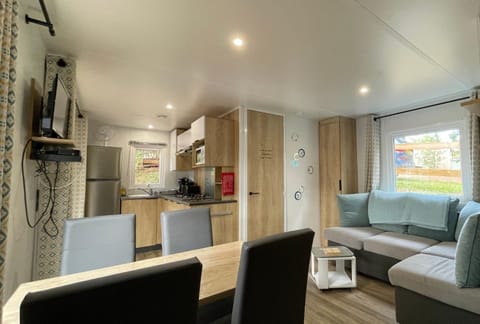 Living room, Dining area, kitchen