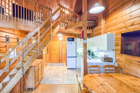 Dining area, kitchen