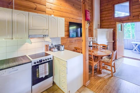 Dining area, kitchen