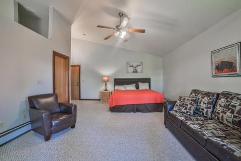 Deadwood SD 11k sq ft 9 Bd Suites 11 Ba Sleeps 35 Plus House in North Lawrence