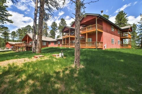 Deadwood SD 11k sq ft 9 Bd Suites 11 Ba Sleeps 35 Plus House in North Lawrence