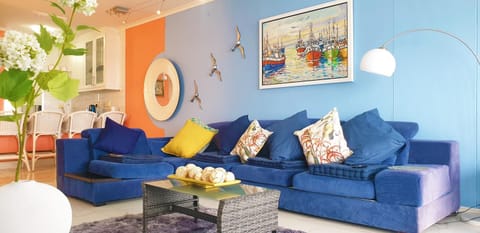 Living room, Seating area