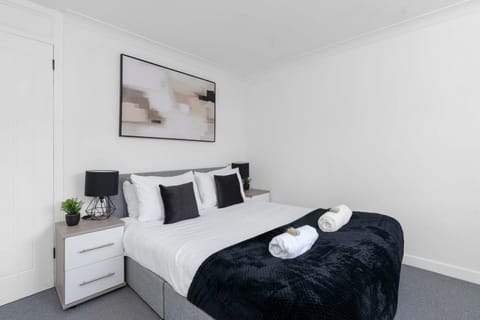 Livingston Retreat 4bed Home Wi-Fi Parking Apartment in Livingston