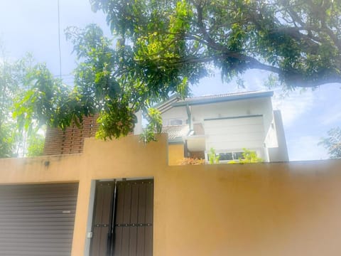 Facade/entrance, Balcony/Terrace