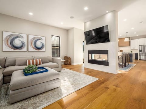 High End New Build, Rooftop Hot Tub, City Views House in Short North