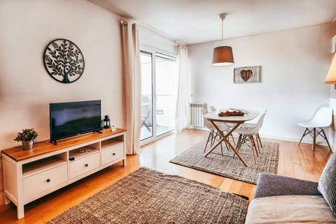 Communal lounge/ TV room, Living room