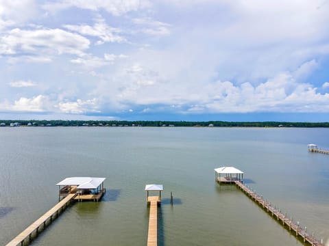 Over the Moon - 8 BR - Sleeps 28 - Private pool & pier - Prickett Properties House in West Beach