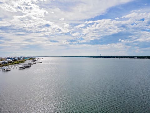 Over the Moon - 8 BR - Sleeps 28 - Private pool & pier - Prickett Properties House in West Beach