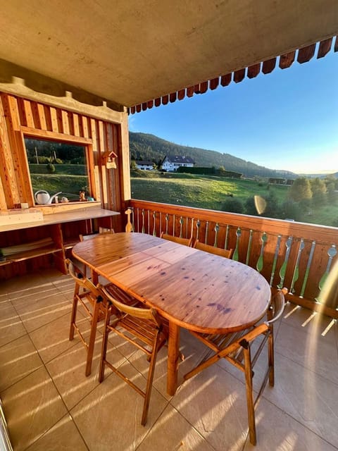 Patio, Day, Natural landscape, View (from property/room), Balcony/Terrace, Balcony/Terrace, Dining area, Mountain view