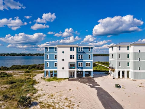 Sunset Oasis 8 bedroom lockout Private Pool and Pier by Prickett Properties House in West Beach