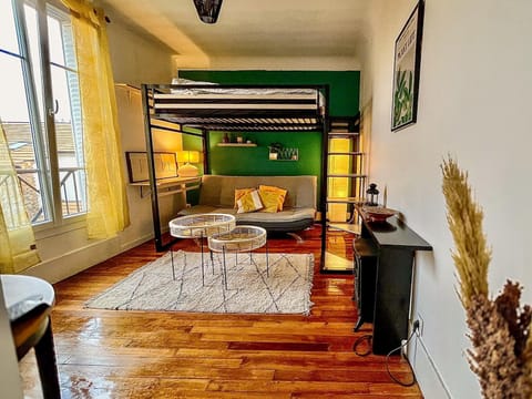 À 7 minutes de la gare de Houilles Apartment in Sartrouville