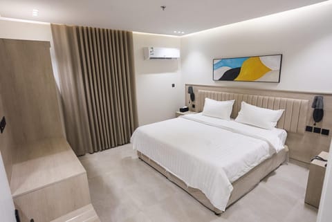 Bed, Photo of the whole room, Bedroom, air conditioner