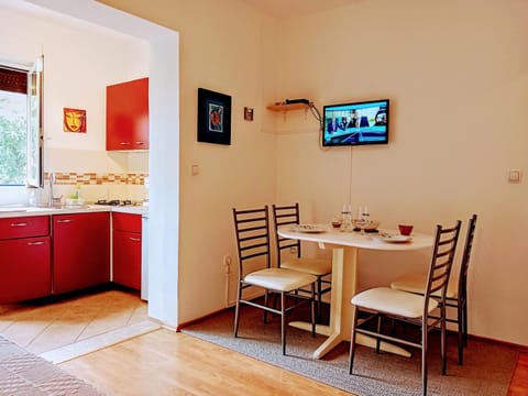 TV and multimedia, Dining area, kitchen