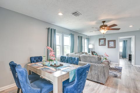 Private Home on Lagoon with Views in Hitchcock! House in La Marque