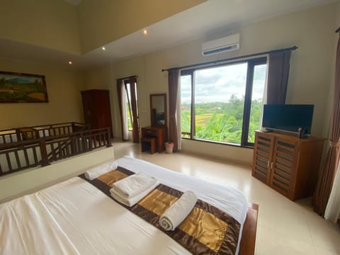 Communal lounge/ TV room, Bed, Natural landscape, TV and multimedia, Photo of the whole room, Bedroom, air conditioner
