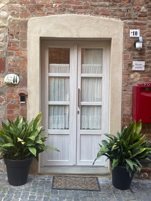 Facade/entrance, Day