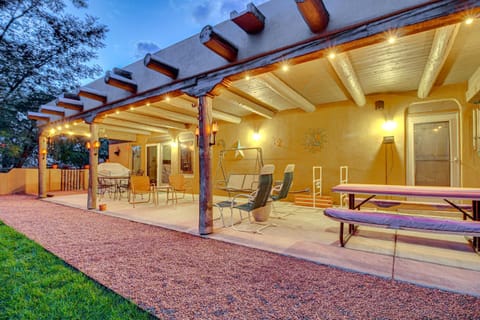 Stunning Sandia Mtn Views Rio Rancho Retreat House in Corrales