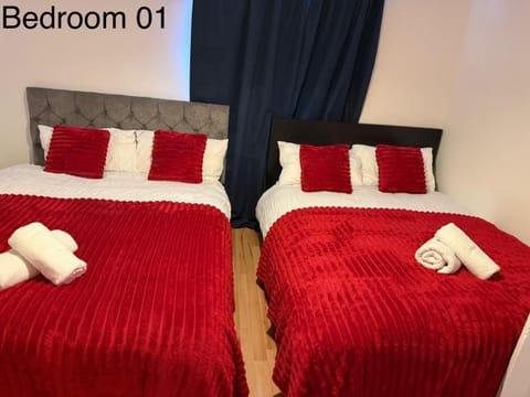 5 Brunswick St - Bedroom 01 downstairs Bed and Breakfast in Bristol