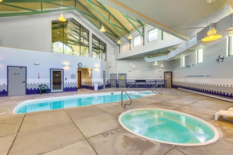 Pool and Hot Tub Access! Silverthorne Basecamp Apartment in Wildernest