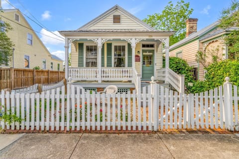 Downtown Pensacola Historic Getaway Bed and Breakfast in Pensacola