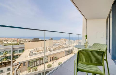 Mercury Tower Apartments By Dahlia Apartment in Saint Julians